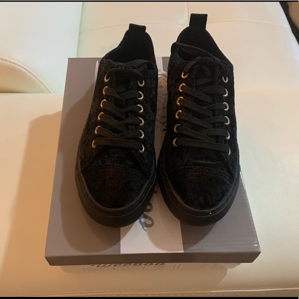 Velvet black sneakers
